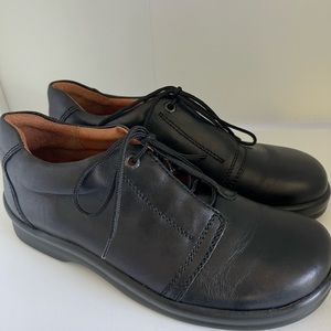 Footprints by Birkenstock women’s black shoes. Size 39